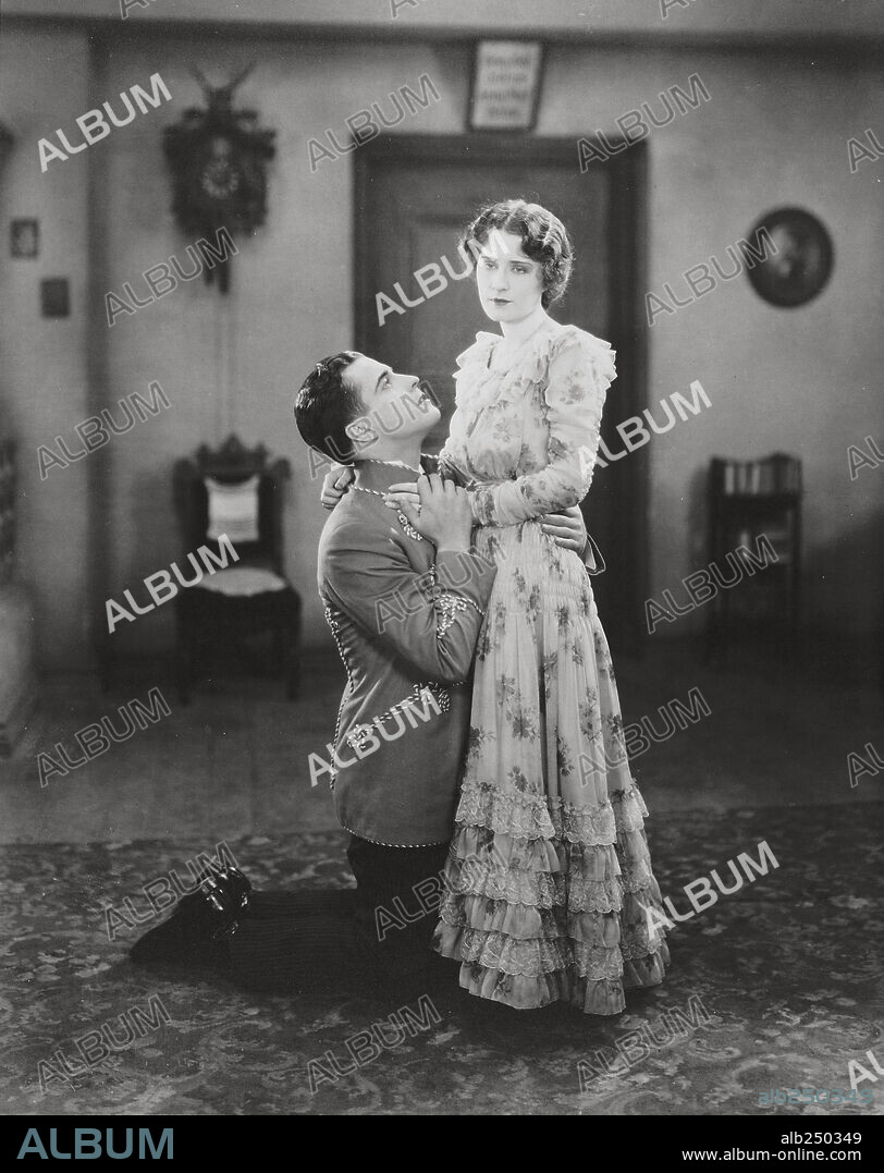 EL PRÍNCIPE ESTUDIANTE, 1927 (THE STUDENT PRINCE IN OLD HEIDELBERG), dirigida por ERNST LUBITSCH. Copyright M.G.M.