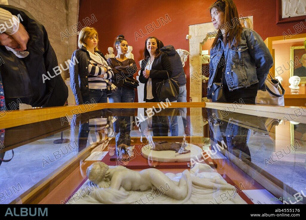 hermafrodita durmiendo, Colección Despuig de escultura clásica, castillo de Bellver, Museo de Historia de la ciudad de Palma, siglo XIV, estilo gótico, Mallorca, balearic islands, Spain.
