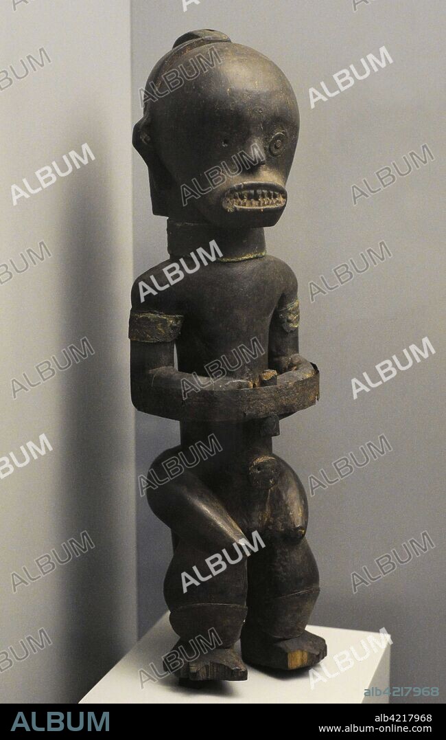 Figura de Antepasado "Bieri". Madera y hierro. Cultura Fang (siglo XIX). Guinea Ecuatorial, Africa. Museo de América. Madrid. España.