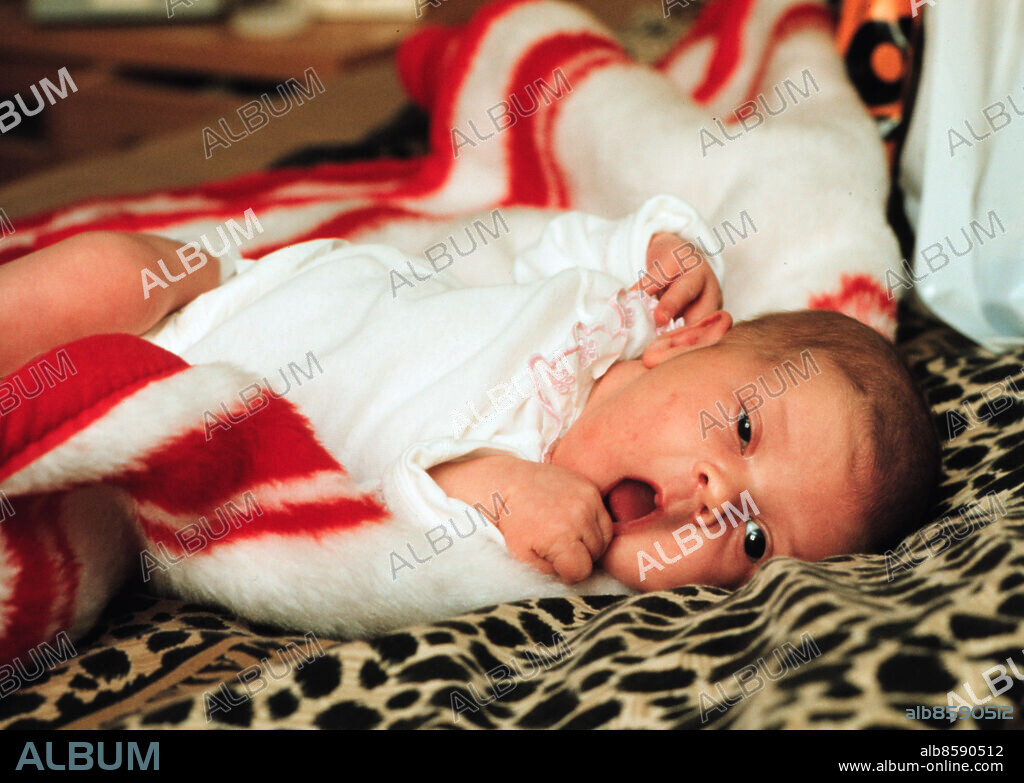 september 1982 - Sveriges första provrörsbaby, Maria Nikolic, kommer hem från BB. foto: Bror Augustsson. © Kamerareportage *** Local Caption *** . Bror Augustsson.