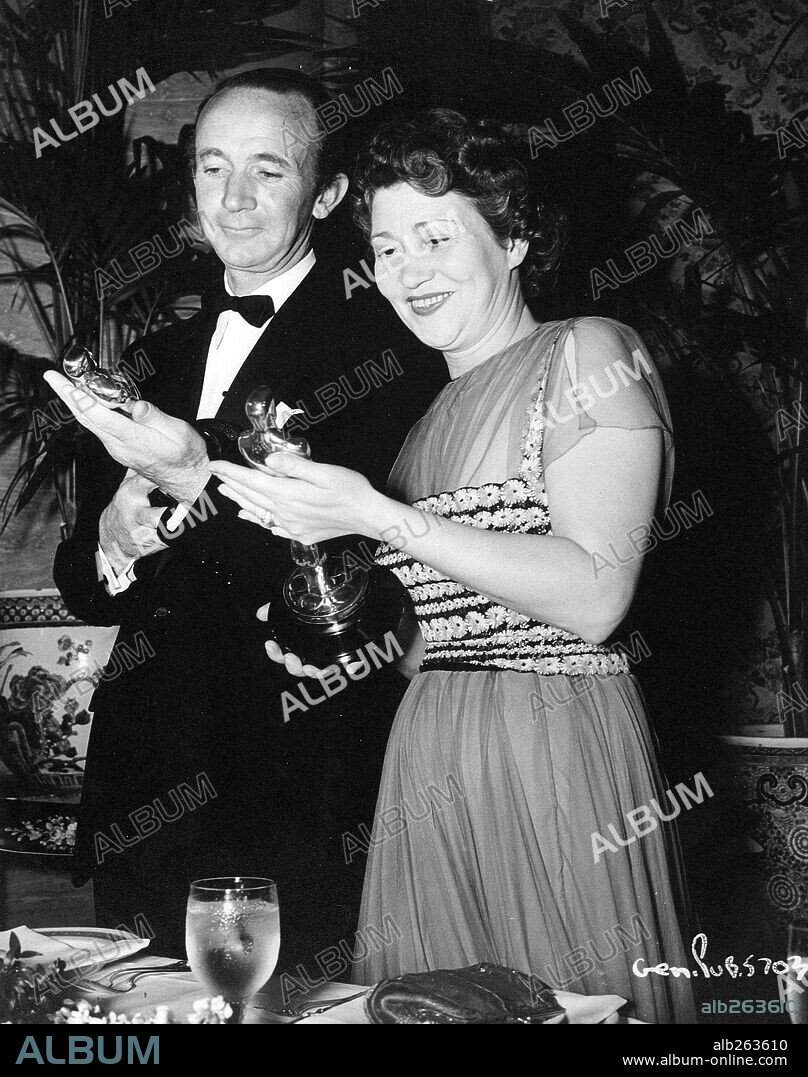 FAY BAINTER and WALTER BRENNAN. The 11th Academy Awards / 1939.
Fay Bainter, best actress in a supporting role for "Jezabel". Walter Brennan, best actor in a supporting role for "Kentucky". 1939