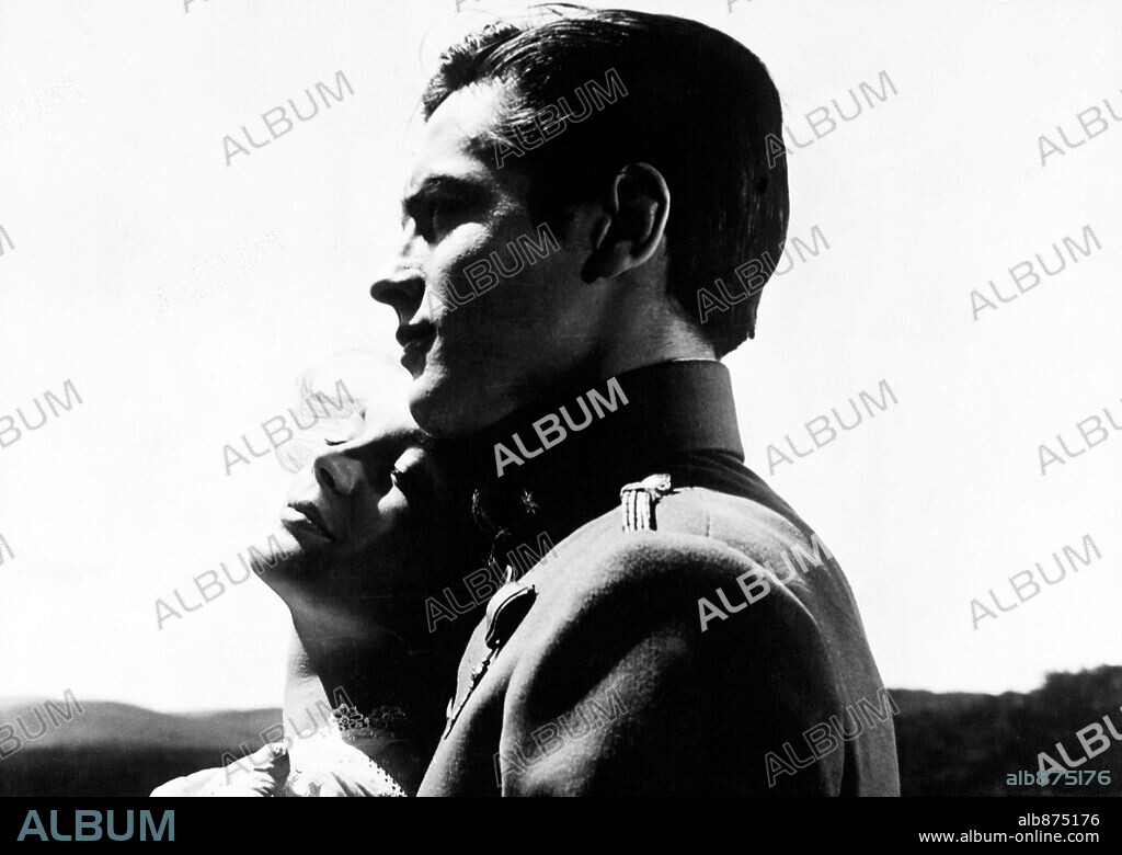 ALAIN DELON und ROMY SCHNEIDER in CHRISTINE, 1958, unter der Regie von PIERRE GASPARD-HUIT. Copyright SPEVA FILMS.