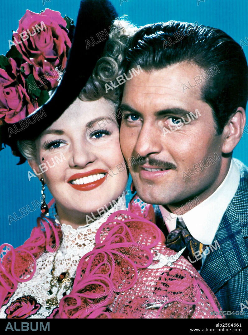 BETTY GRABLE and GEORGE MONTGOMERY in CONEY ISLAND, 1943, directed by WALTER LANG. Copyright 20TH CENTURY FOX.