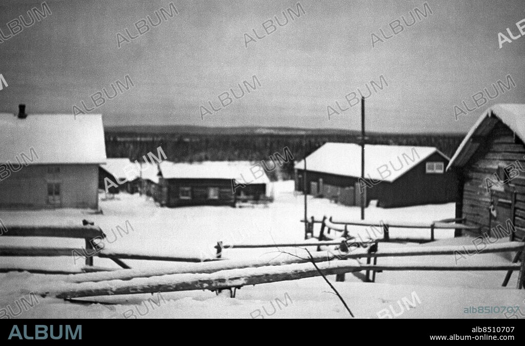 ARKIV 1948. Sigurd Siikavaaras gård i Arevaara, flera mil norr om Pajala. Siikavaara ledde Korpelarörelsen som var en religiös sektliknande verksamhet i Tornedalen under 1930-talet.. Foto: Expressen / Scanpix / Kod: 192. ** AB OUT **.
