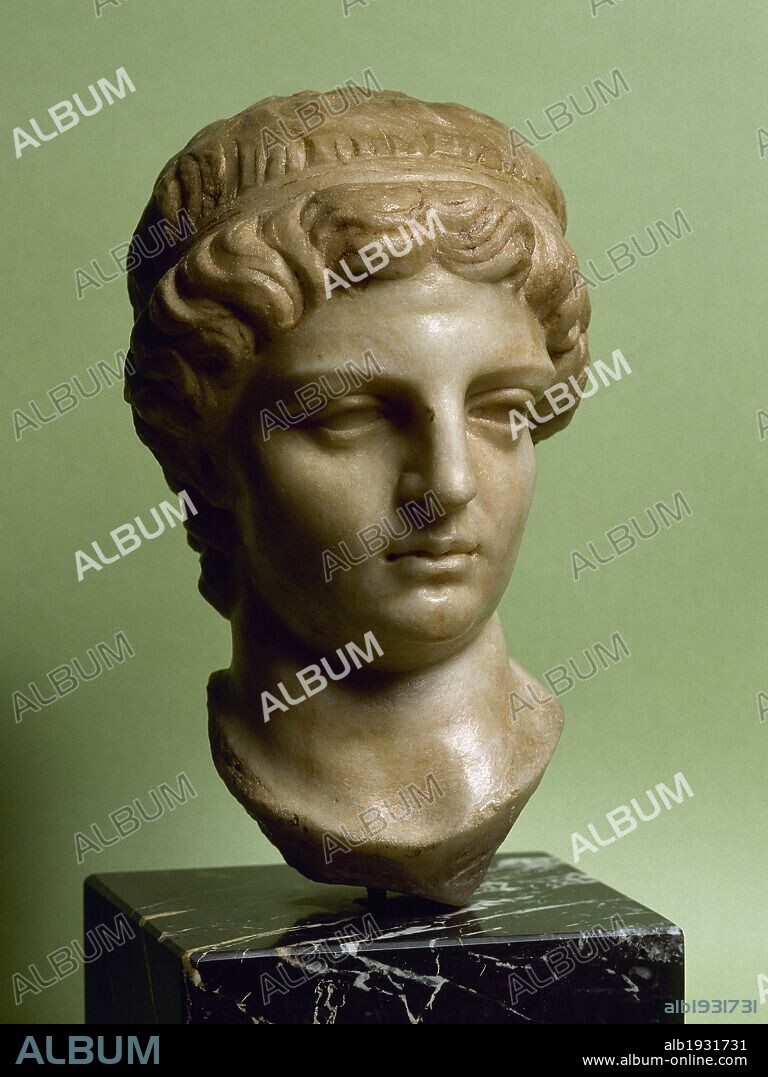 ARTE ROMANO. ESPAÑA. Busto femenino que representa a MINERVA PACIFICA o también llamada "DAMA CALAGURRITANA". Museo Municipal de Calahorra. La Rioja.