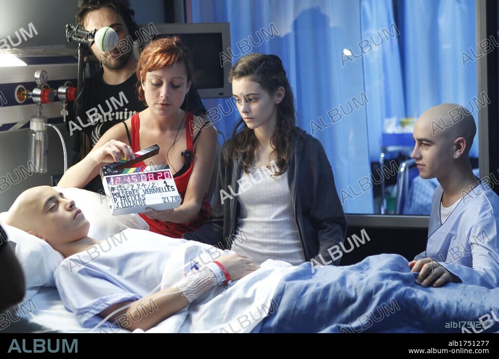 ALEX MONNER y JOANA VILAPUIG en POLSERES VERMELLES, 2011, dirigida por ALBERT ESPINOSA y PAU FREIXAS. Copyright FILMAX.