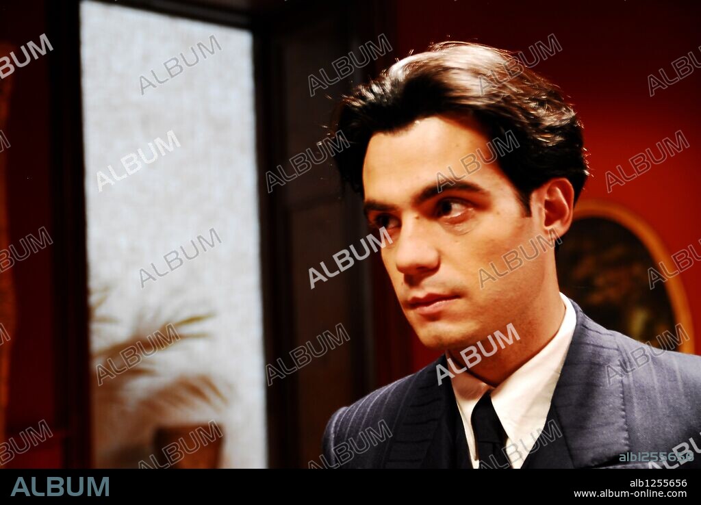 JAVIER BELTRAN en SÍN LÍMITES, 2008 (LITTLE ASHES), dirigida por PAUL MORRISON. Copyright APT FILMS/ARIA FILMS/FACTOTUM BARCELONA SL/ MET FILM PROD.