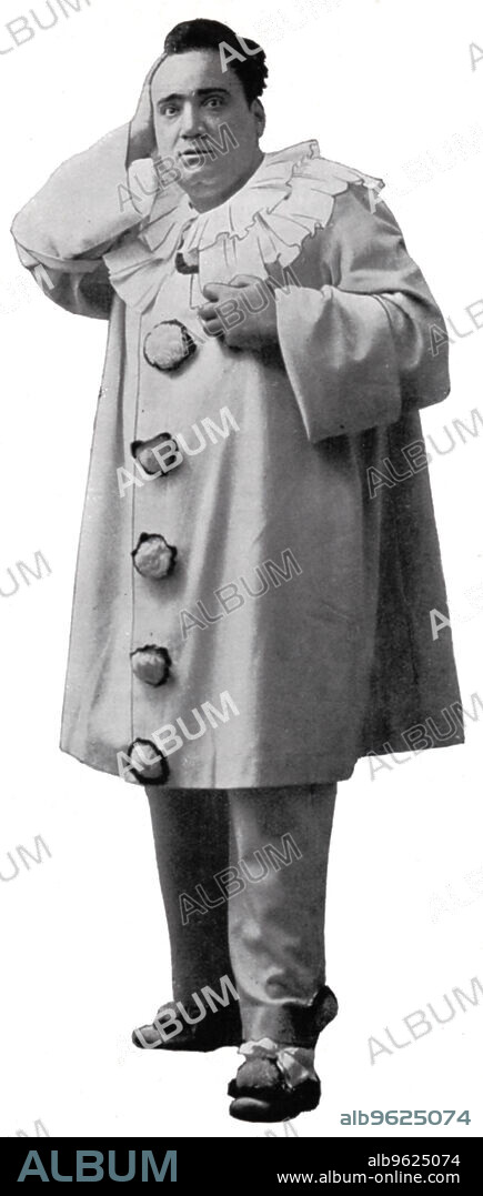 Enrico Caruso (1873-1921), Italian tenor. Caruso in the costume of Canio, the clown, a character in the Leoncavallo opera I Pagliacci.