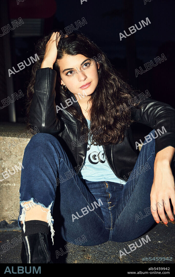 SOFIA BLACK-D'ELIA in SINGLE DRUNK FEMALE, 2022, directed by KEITH POWELL and LESLYE HEADLAND. Copyright Freeform / Twentieth Television.
