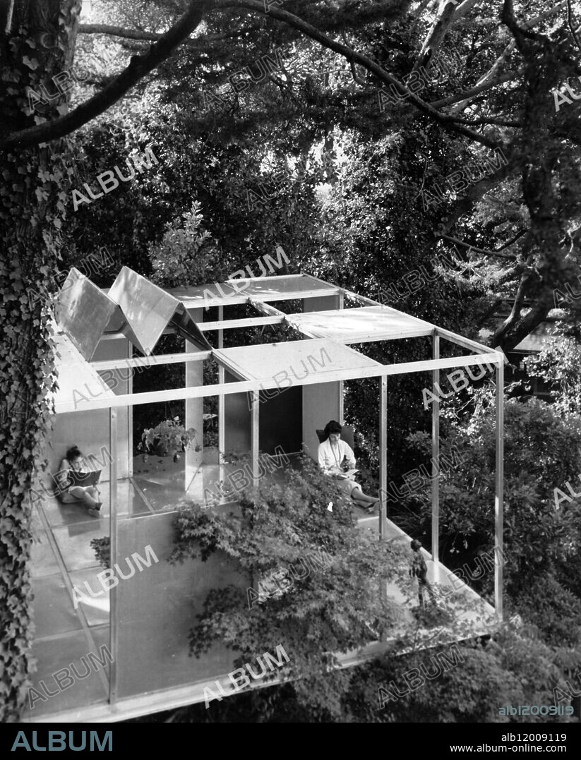 Forecast view box designed by John Matthias for Aluminum Company of America 1959 . It could be a sunroom - or a summer cottage . Partition panels go anywhere or nowhere , and the ceiling can be left open or covered with panelling - aluminium sheets around foamed rubber . June 1960.