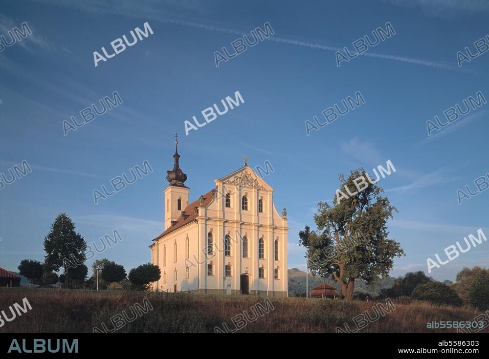 Limbach bei Haßfurt (Unterfranken, Bayern), Wallfahrtskirche Maria Limbach (Maria Heimsuchung), (erbaut 1751-55; Arch.: Balthasar Neumann). Außenansicht von Nordenosten. Foto.