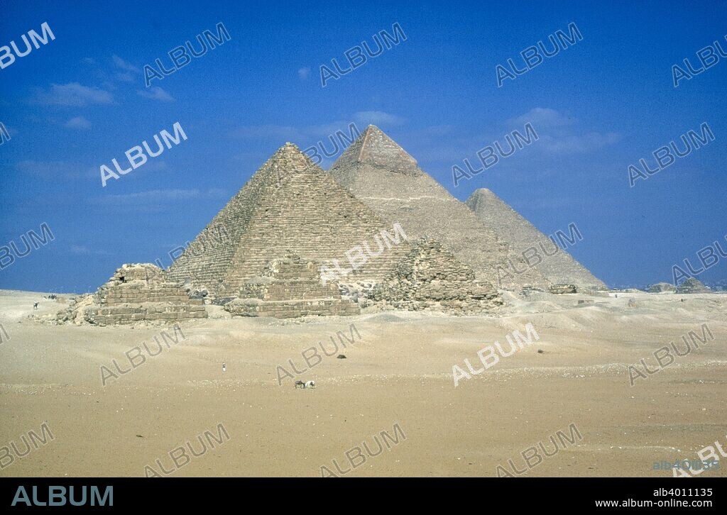 Pyramids of Khufu (Cheops) on the right, Khafre (Chephren) in the centre and of Mycerinus (Menkaure) on the left, Giza, Egypt, 4th Dynasty, c26th century BC.