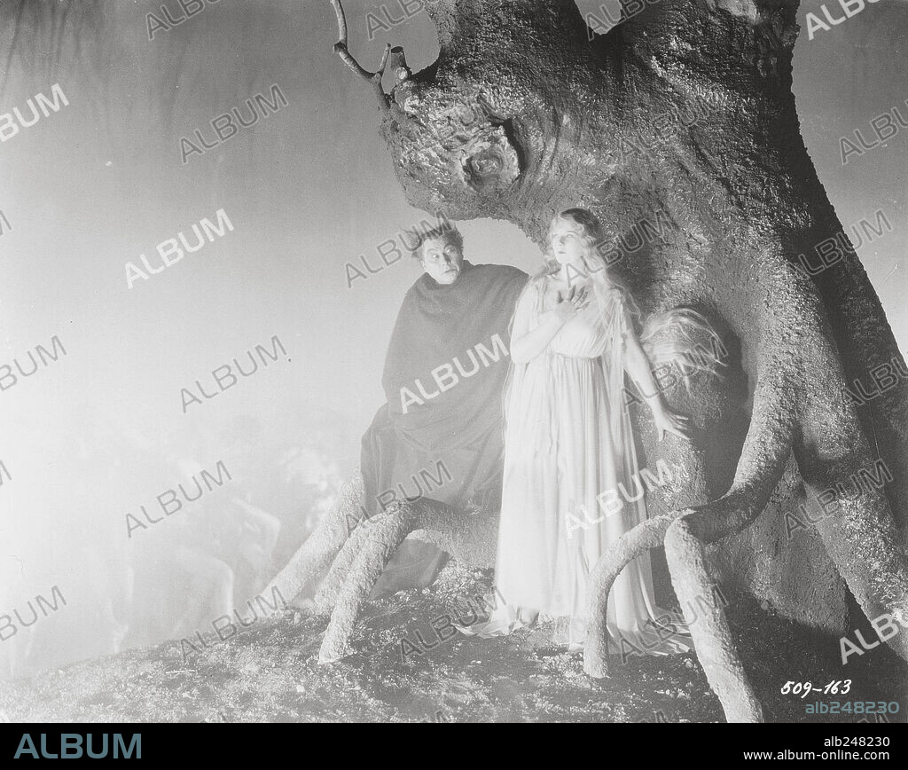 ALICE TERRY and IVAN PETROVICH in THE MAGICIAN, 1926, directed by REX INGRAM (DIRECTOR). Copyright M.G.M.