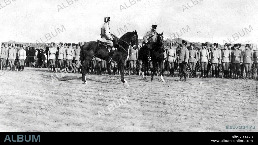 23 febrero 1913. En el campamento del Resucitado (Ávila). Los Alumnos de la academia de intendencia militar en las Maniobras Verificadas en honor de los Sres. Directores de las demás Academias y Primeros Números de las Mismas. Foto: Manuel del castillo.