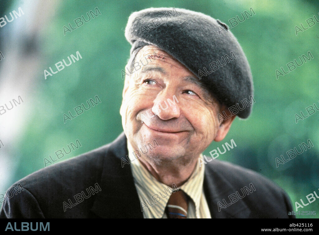 WALTER MATTHAU en DOS VIEJOS CHIFLADOS, 1996 (I'M NOT RAPPAPORT), dirigida por HERB GARDNER. Copyright GRAMERCY PICTURES / COWANS, ADGER W.