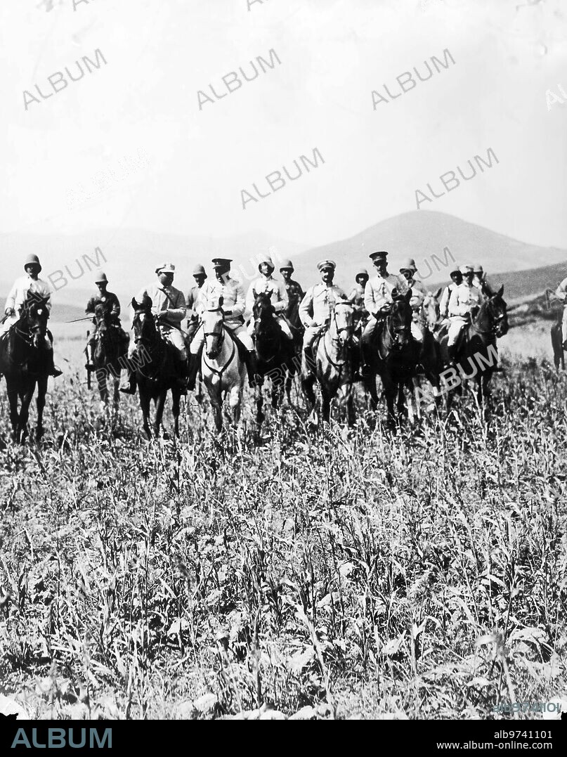 Tetouan (Morocco), October 1913. Moroccan War. The Spanish general Francisco Aguilera, accompanied by his staff, walking along the road that goes from Tetouan to Laucien to realize the positions occupied by the native revolts.