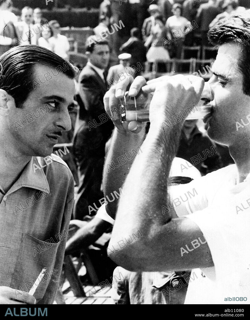 José Agustín Goytisolo con Juan Manuel Couder. Barcelona, 1960.