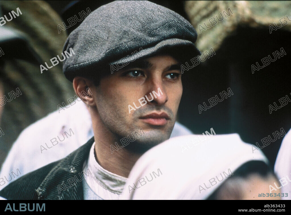 OLIVIER MARTINEZ en LA CIUDAD DE LOS PRODIGIOS, 1999, dirigida por MARIO CAMUS. Copyright ICC / NIETO, MATIAS.
