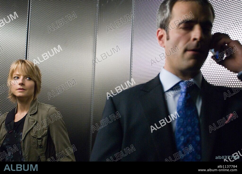 JODIE FOSTER y LENNY VENITO en LA EXTRAÑA QUE HAY EN TI, 2007 (THE BRAVE ONE), dirigida por NEIL JORDAN. Copyright REDEMPTION PICTURES/SILVER PICTURES/VILLAGE ROADSHOW PICTURE / GENSER, ABBOT.