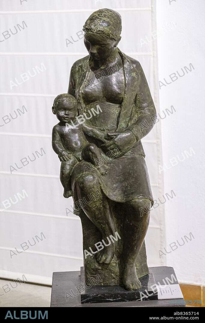 Luisa Granero, Maternitat, 1983, bronze, pollensa museum, Majorca, Balearic Islands, Spain.