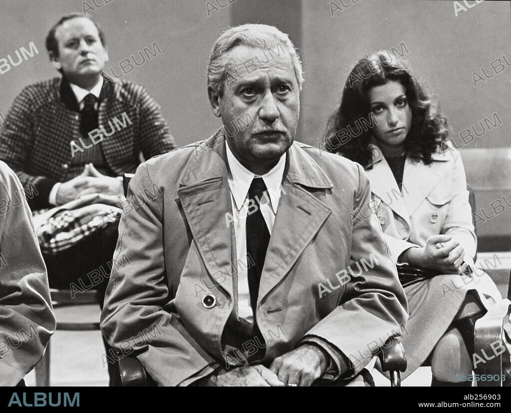 ALBERTO SORDI en BURGUES PEQUEÑO, MUY PEQUEÑO, UN, 1977 (UN BORGHESE PICCOLO PICCOLO), dirigida por MARIO MONICELLI. Copyright AURO CINEMATOGRAFICA.