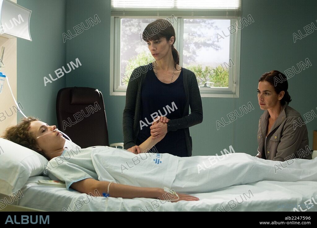 ARON PIPER, BELEN LOPEZ y MARIBEL VERDU en 15 AÑOS Y UN DIA, 2013, dirigida por GRACIA QUEREJETA. Copyright CASTAFIORE FILMS.