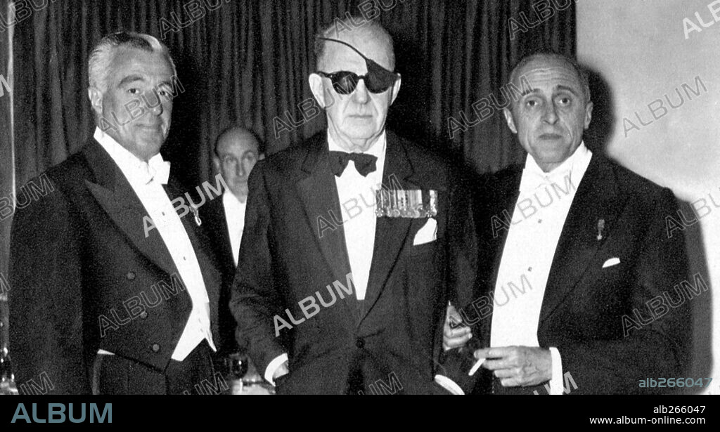 JOHN FORD, RENE CLAIR et VITTORIO DE SICA. The opening of the National Film Theatre (now the BFI, British Film Institute) in 1957. 1957