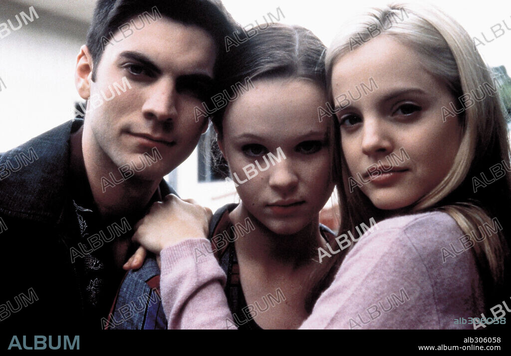 MENA SUVARI, THORA BIRCH et WES BENTLEY dans AMERICAN BEAUTY, 1999, réalisé par SAM MENDES. Copyright TM & DREAMWORKS / SEBASTIAN, LOREY.