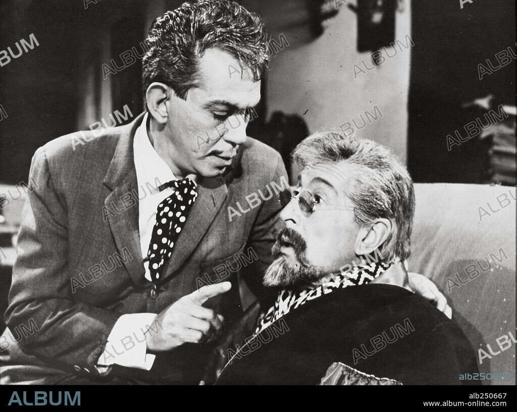 ANGEL GARASA y CANTINFLAS en UN QUIJOTE SIN MANCHA, 1969, dirigida por MIGUEL M. DELGADO. Copyright POSA FILMS, S.A.