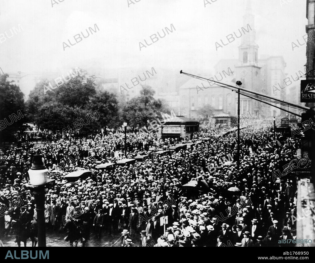 The funeral of Nicola Sacco and Bartolomeo Vanzetti. Large crowd attending the funerals of Nicola Sacco and Bartolomeo Vanzetti, Italian-born American anarchists executed in the United States. Boston, Massachusetts, 29th August 1927.
