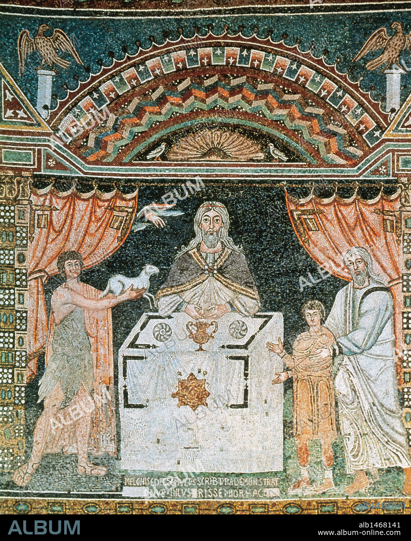 ARTE BIZANTINO. ITALIA. Escena de SACRIFICIO donde aparecen ABRAHAM, ABEL y MELQUISEDEC en torno a un altar el que ofrecen un sacrificio al Señorl. Mosaico de la iglesia de San Apollinare in Classe, datado en los s. VI-VII. Rávena.