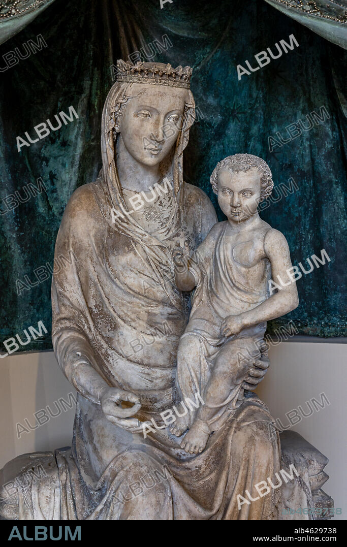 Orvieto, MODO (Museum of the Opera of the Duomo of Orvieto): Madonna with Child and six angels holding a curtain (taken from the central lunette of the facade of the Cathedral of Orvieto), by an Umbrian-Siena sculptor and Maestro Sottile (Lorenzo Maitani?). The Madonna was made in the first decade of the fourteenth century, the angels in 1325. Marble, bronze, polychromy, gold and glass paste.