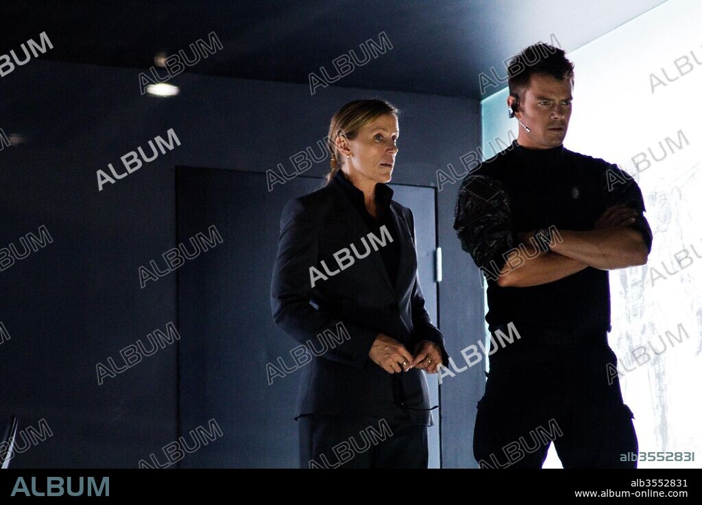 FRANCES McDORMAND and JOSH DUHAMEL in TRANSFORMERS: DARK OF THE MOON, 2011, directed by MICHAEL BAY. Copyright PARAMOUNT PICTURES.