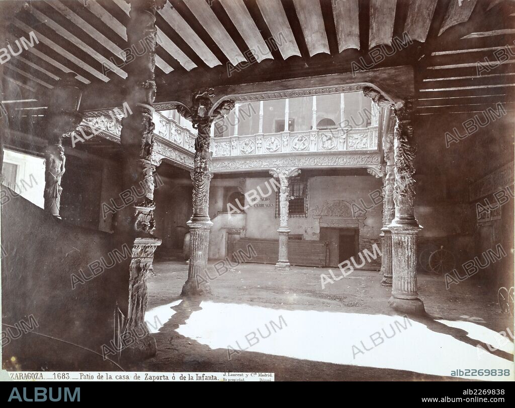 Zaragoza. El patio de la Infanta en la Casa Zaporta.