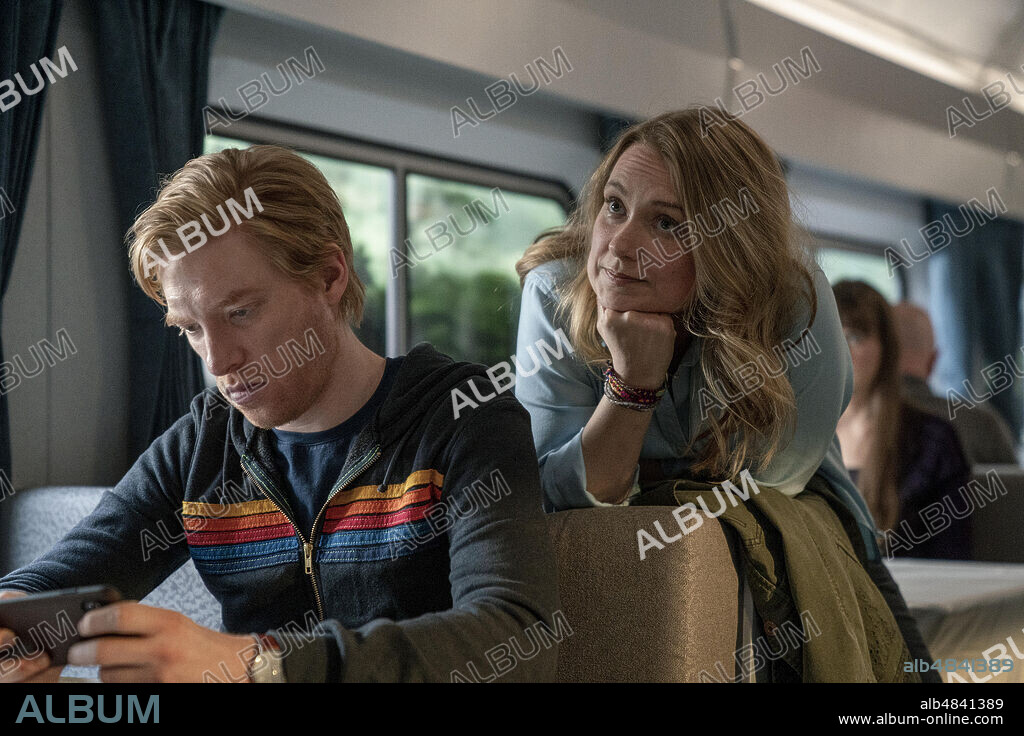 DOMHNALL GLEESON and MERRITT WEVER in RUN, 2020, directed by VICKY JONES. Copyright ENTERTAINMENT ONE/WIWAG FILMS.