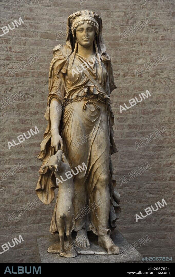 Artemis. Goddes of the Hunt. Daughter of Zeus and sister of Apollo. Roman equivalent is Diana. Sculpture. 1st century AD. Roman work after Greek originals. A richly decorated diadem. Glyptothek. Munich. Germany.