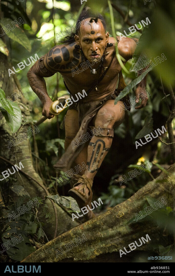 GERARDO TARACENA en APOCALYPTO, 2006, dirigida por MEL GIBSON. Copyright Icon Entertainment International.