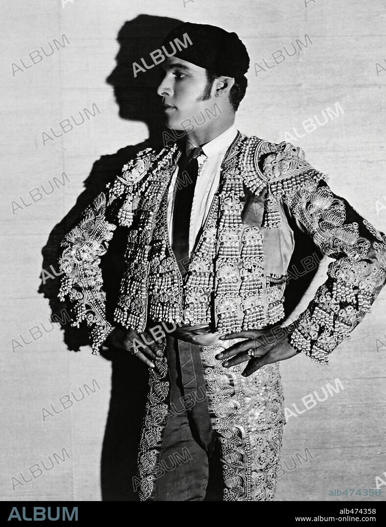 RUDOLPH VALENTINO en SANGRE Y ARENA, 1922 (BLOOD AND SAND), dirigida por FRED NIBLO. Copyright PARAMOUNT PICTURES.