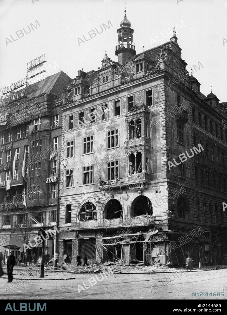 The Wiel'S House On The Corner Of Vodickova Street And Wenceslas Square, Prague, Czechoslovakia. 1945 Or 1946. (Photo by: Sovfoto/UIG via Getty Images).