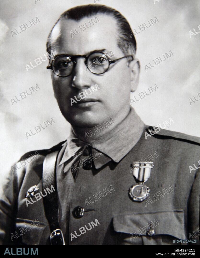 FRANCO SALGADO ARAUJO, FRANCISCO MILITAR ESPAÑOL. 1890 -1975 CONOCIDO COMO PACON  , PRIMO CARNAL Y COLABORADOR DEL CAUDILLO FRANCISCO FRANCO.