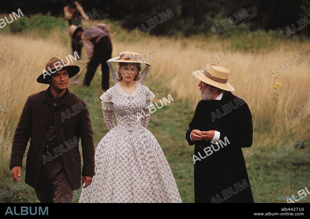 DONALD SUTHERLAND, JUDE LAW and NICOLE KIDMAN in COLD MOUNTAIN, 2003, directed by ANTHONY MINGHELLA. Copyright MIRAMAX.