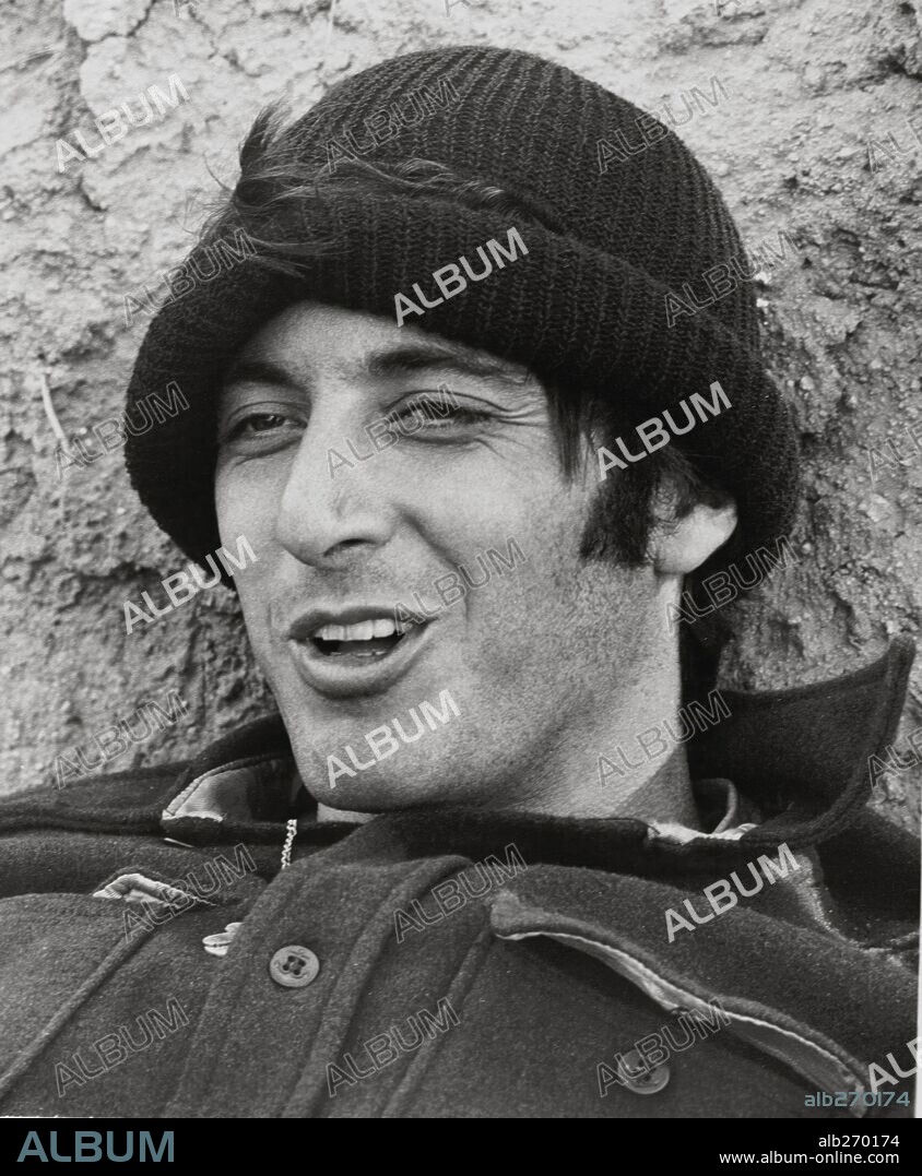 AL PACINO en EL ESPANTAPAJAROS, 1973 (SCARECROW), dirigida por JERRY SCHATZBERG. Copyright WARNER BROTHERS.