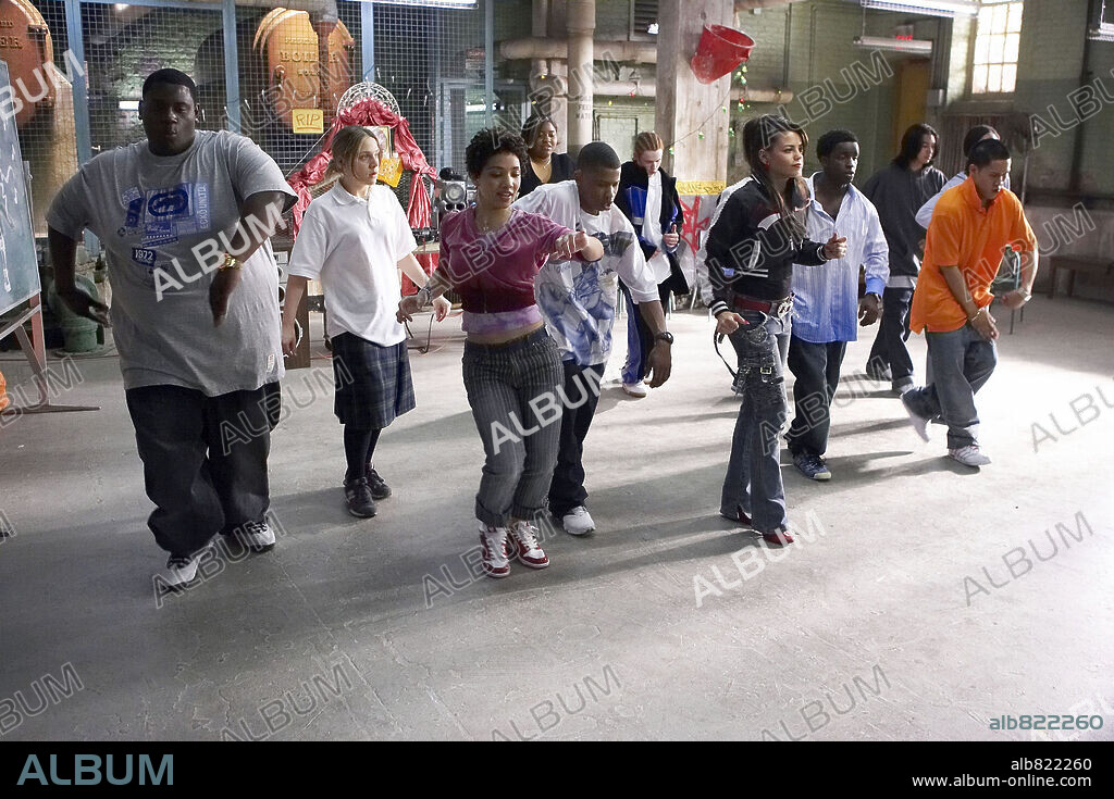 BRANDON ANDREWS, DANTE BASCO, ELIJA KELLEY, JASIKA NICOLE, JENNA DEWAN-TATUM, LAUREN COLLINS y MARCUS T. PAULK en DÉJATE LLEVAR, 2006 (TAKE THE LEAD), dirigida por LIZ FRIEDLANDER. Copyright NEW LINE CINEMA / HAYES, KERRY.