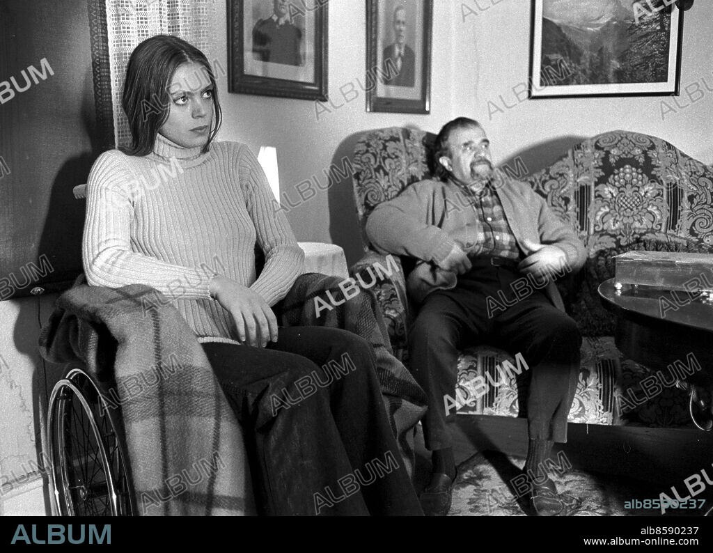 Christel Körner och Sture Ericsson från 1972-omgången av Hem till Byn.. Bild: Kamerareportage *** Local Caption *** . KAMERAREPORTAGE.
