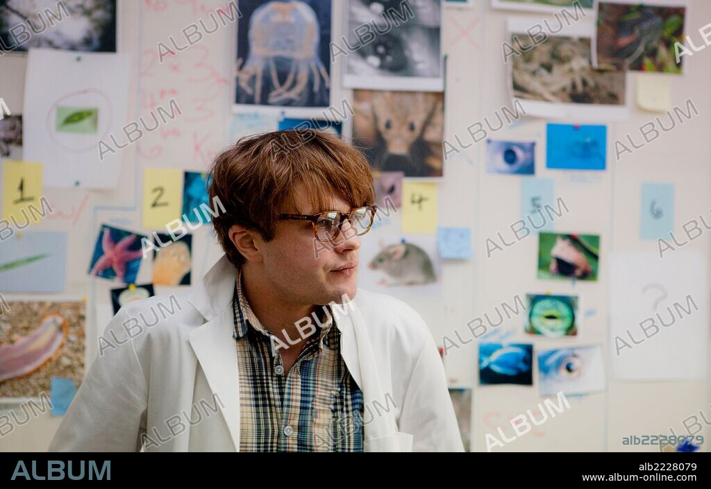 MICHAEL PITT en ORIGENES, 2014 (I ORIGINS), dirigida por MIKE CAHILL. Copyright VERISIMILITUDE/WEWORK STUDIO.
