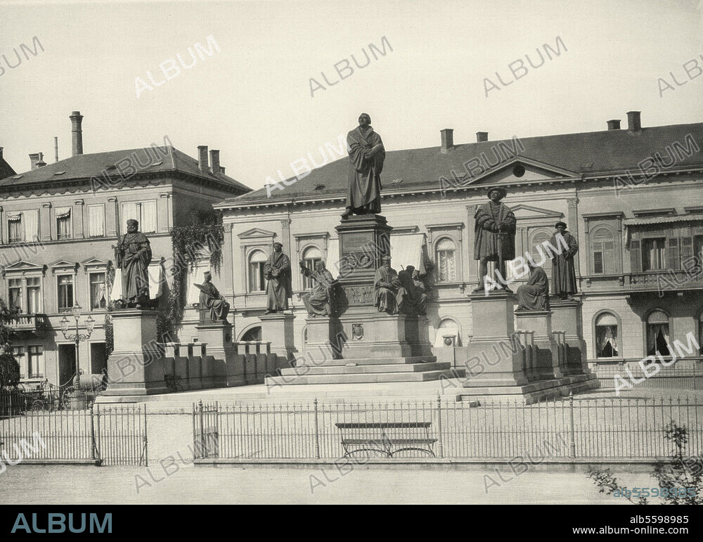 Luther, Martin; Reformator; 1483-1546. Das Luther-Denkmal in Worms. (Entwurf 1858 Ernst Rietschel; Ausführung 1868 Adolf Donndorf; Martin Luther mit Reformatoren, Vorläufern der Reformation u. protest. Fürsten). Foto, um 1920.