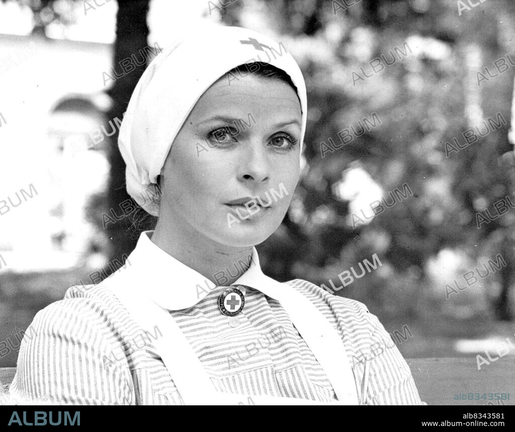 SENTA BERGER en LA CRUZ DE HIERRO, 1977 (CROSS OF IRON), dirigida por SAM PECKINPAH. Copyright AVCO EMBASSY.