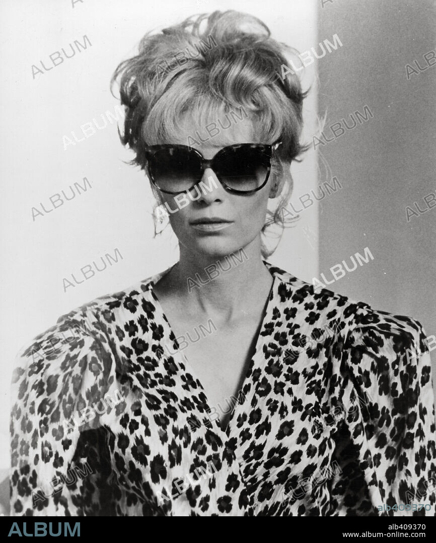 MIA FARROW in BROADWAY DANNY ROSE, 1984, directed by WOODY ALLEN. Copyright ORION PICTURES.