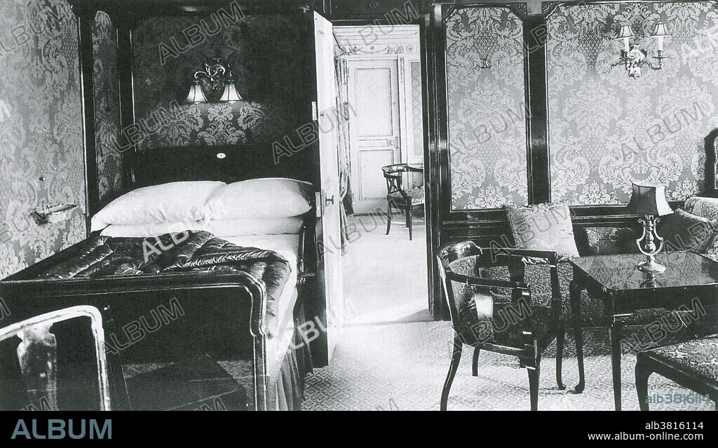 First class parlour Suite #B60 in the Titanic, 1912. This suite opened into a drawing room.