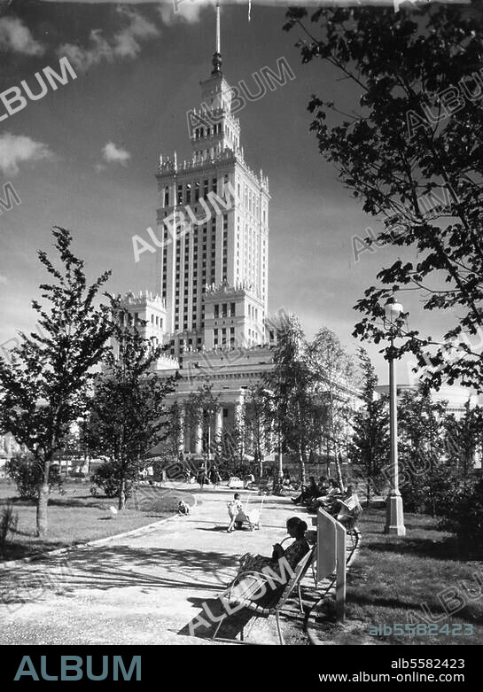 Warsaw (Poland), Palace of Culture, (Gift of the USSR, built 1952/55, Architect: L.W.Rudnew). General View. Photo, c. 1960.